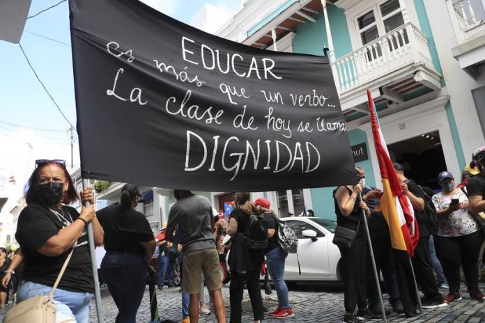 TEACHERS IN PUERTO RICO PROTEST